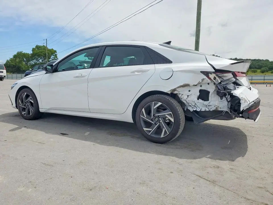 2025 HYUNDAI ELANTRA SEL SPORT  