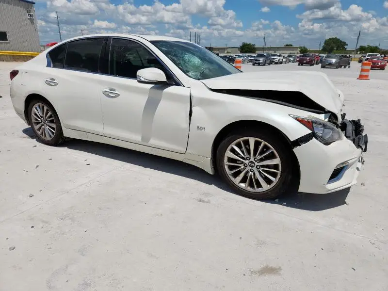 2018 INFINITI Q50 LUXE  