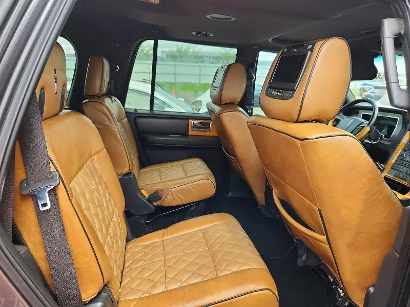 2011 LINCOLN NAVIGATOR   