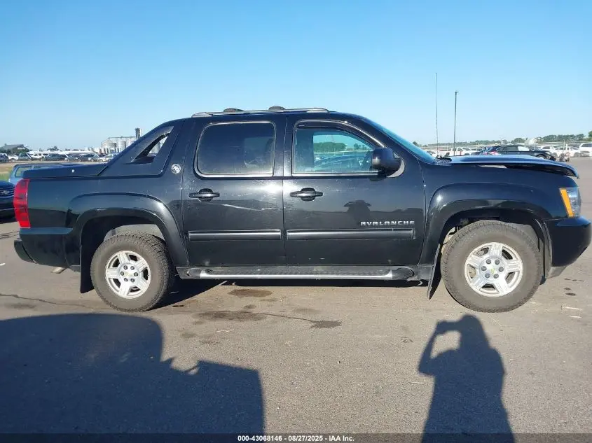 2013 CHEVROLET AVALANCHE LT