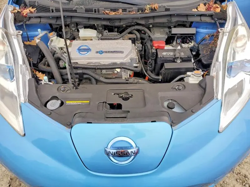 2012 NISSAN LEAF SV  
