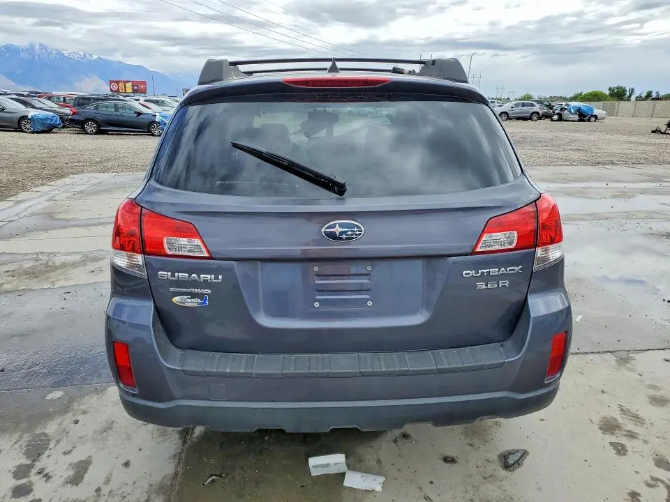 2014 SUBARU OUTBACK 3.6R LIMITED  