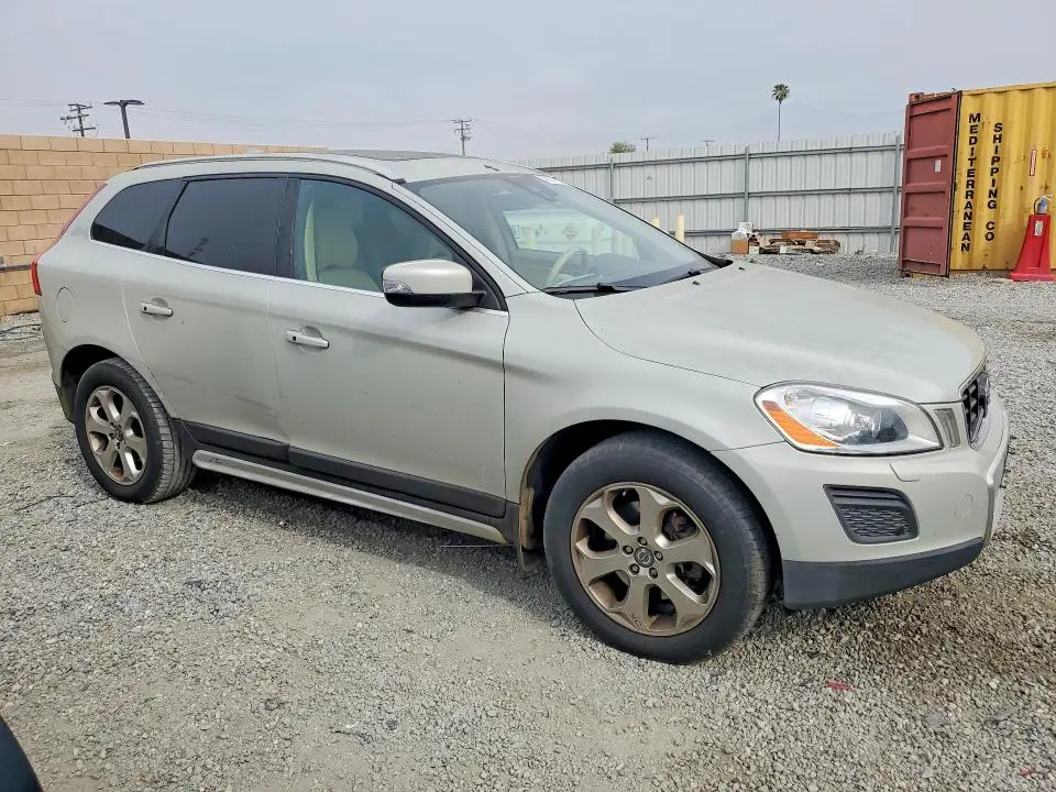 2013 VOLVO XC60 3.2  