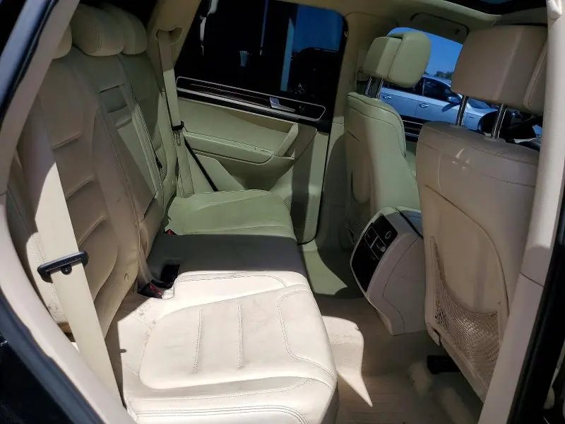 2012 VOLKSWAGEN TOUAREG V6 TDI  