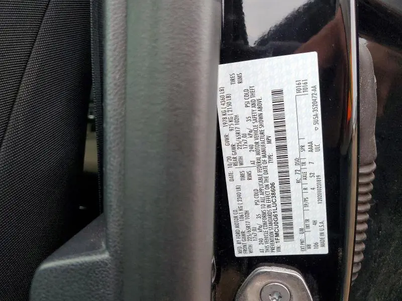 2020 FORD ESCAPE SE  