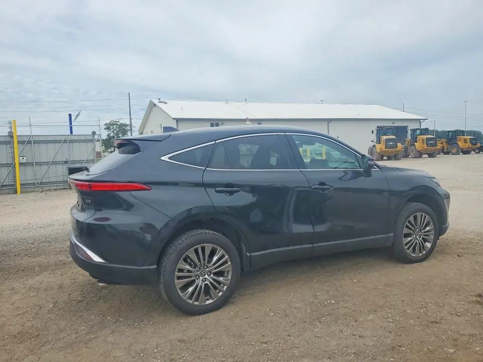 2023 TOYOTA VENZA XLE  