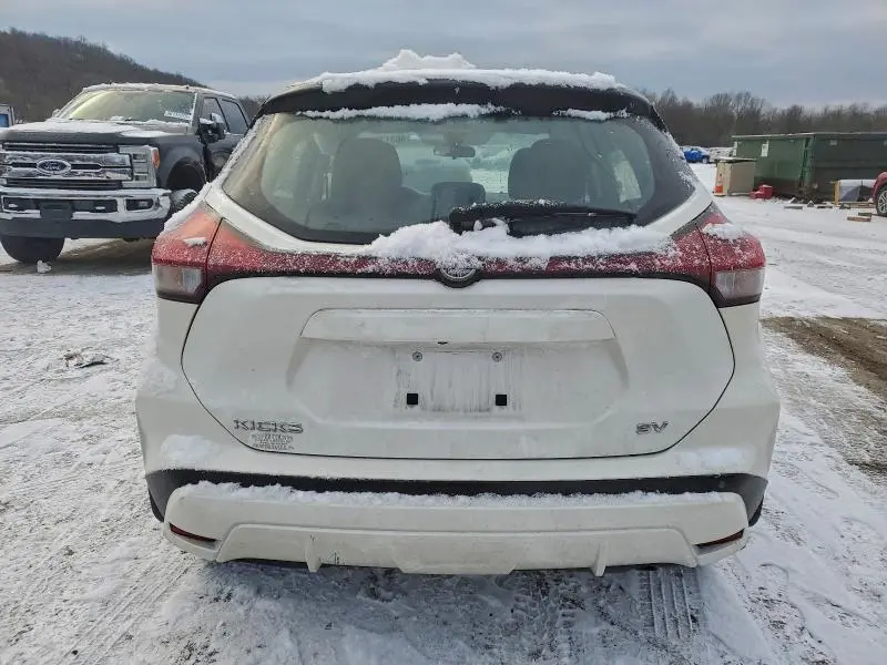 2024 NISSAN KICKS SV  