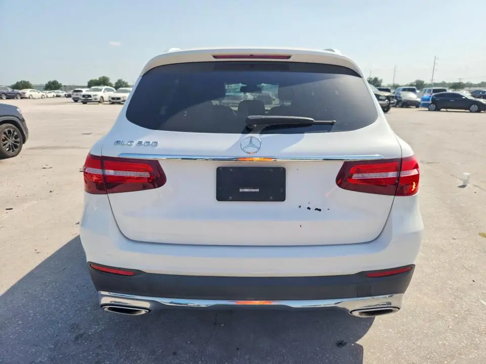 2019 MERCEDES-BENZ GLC 300  