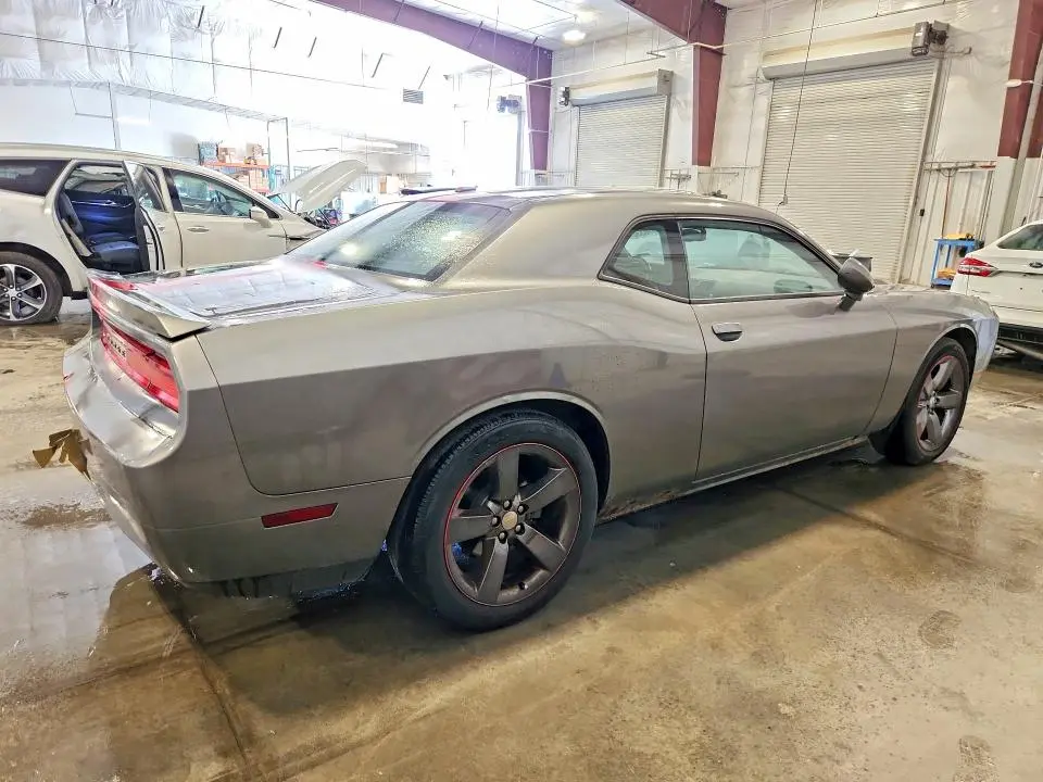 2012 DODGE CHALLENGER SXT  