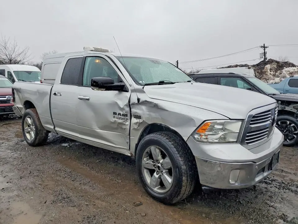 2015 RAM 1500 SLT  