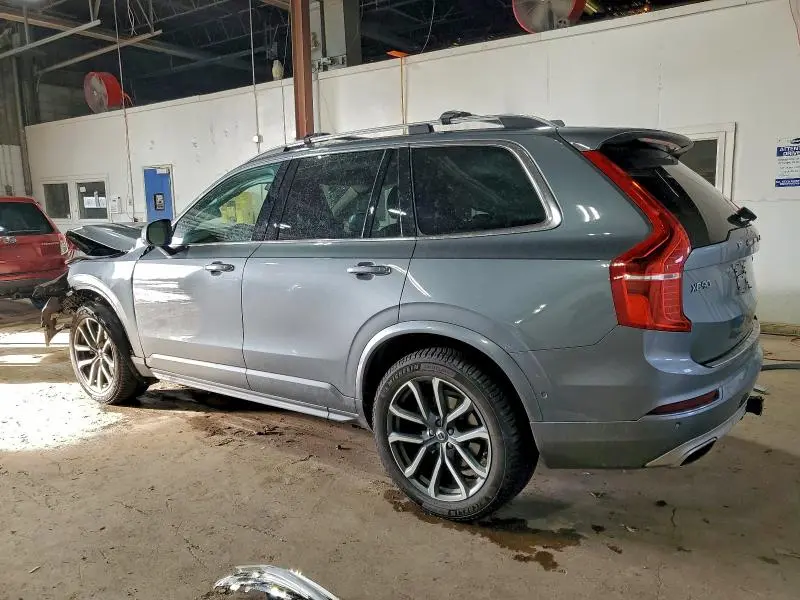 2017 VOLVO XC90 T6  