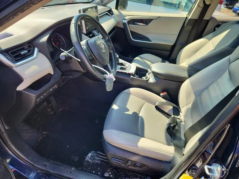 2019 TOYOTA RAV4 XLE PREMIUM  