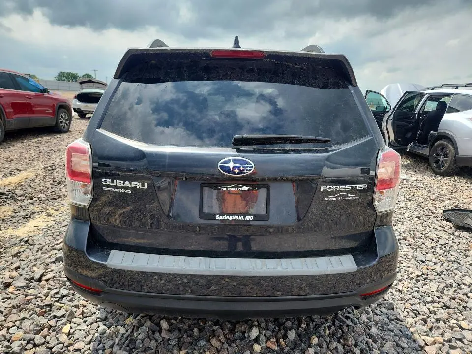 2018 SUBARU FORESTER   