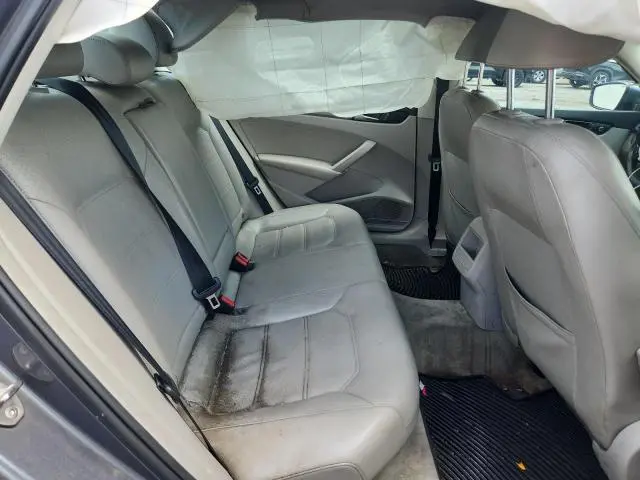 2015 VOLKSWAGEN PASSAT S  