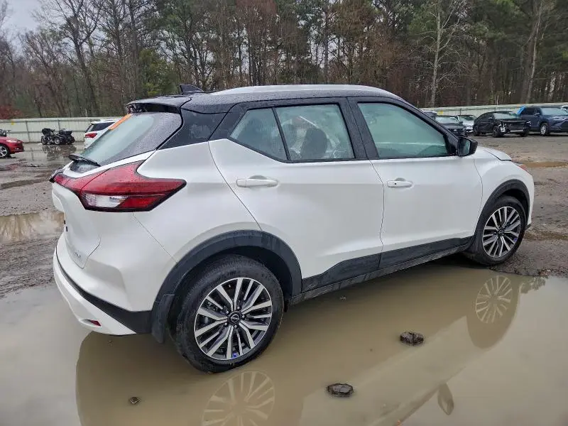 2024 NISSAN KICKS SV  