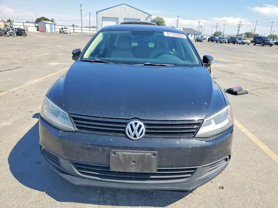 2012 VOLKSWAGEN JETTA SE  