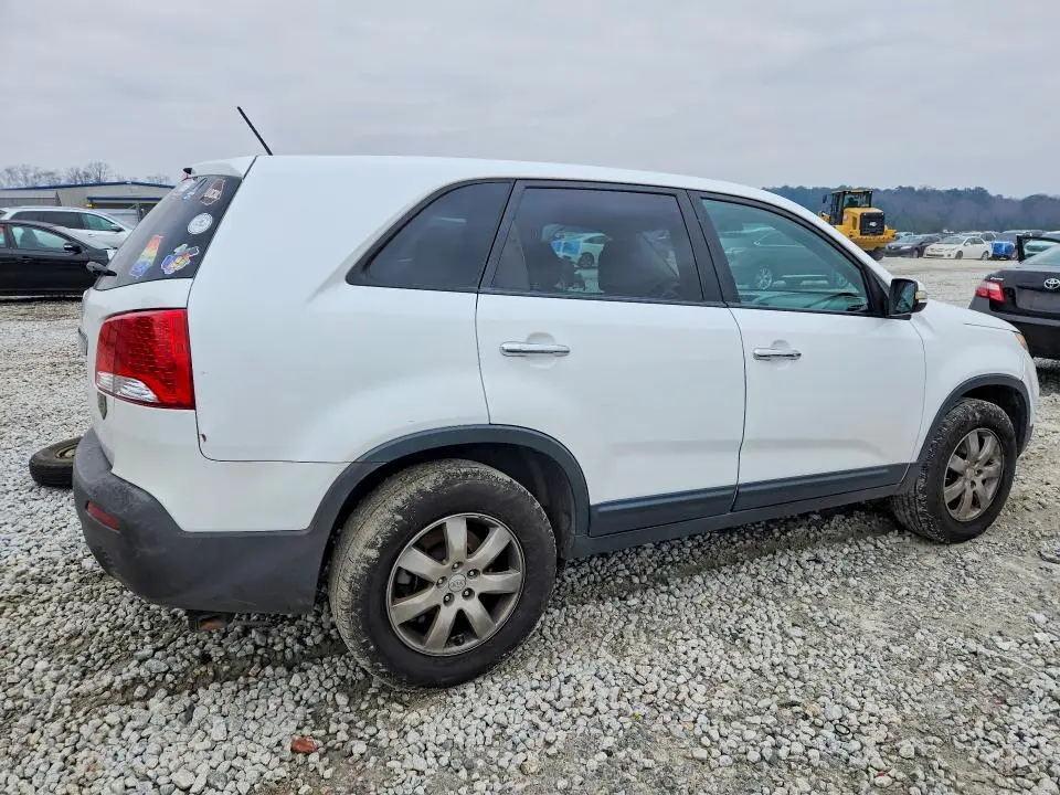 2011 KIA SORENTO BASE  