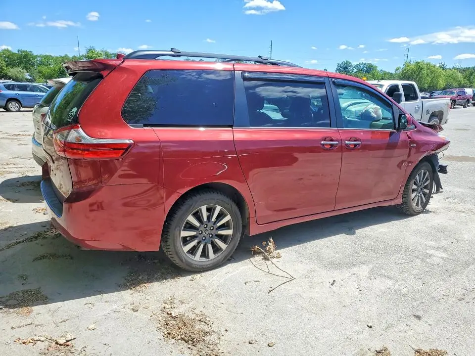 2018 TOYOTA SIENNA XLE 7-PASSENGER  