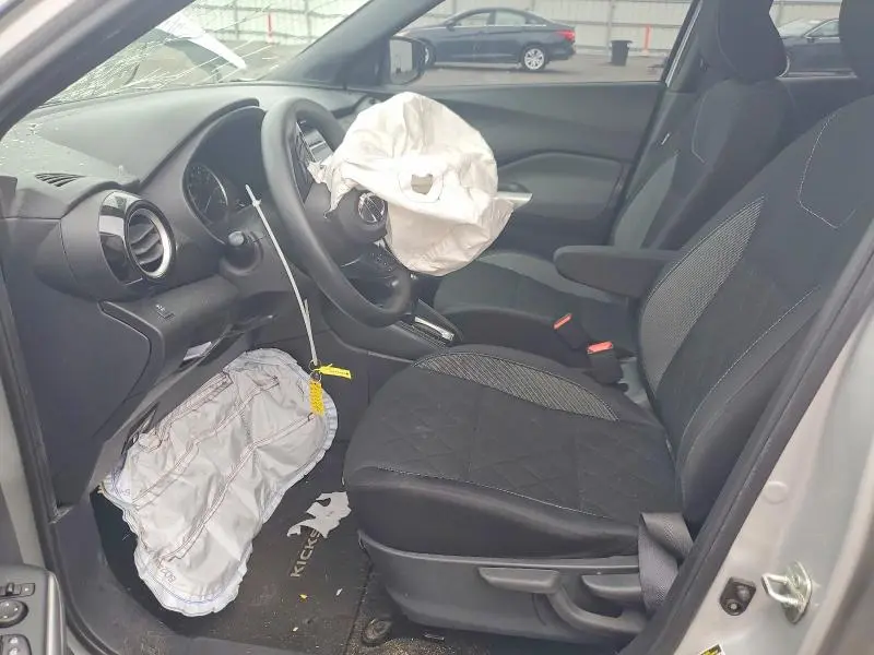 2019 NISSAN KICKS SV  