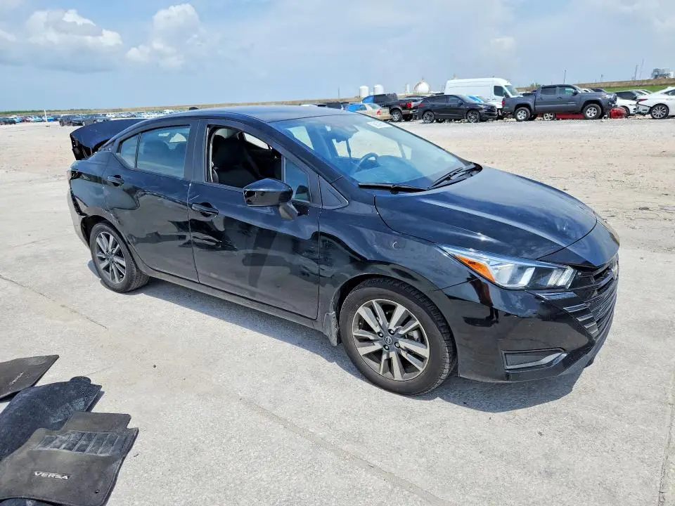 2024 NISSAN VERSA SV  