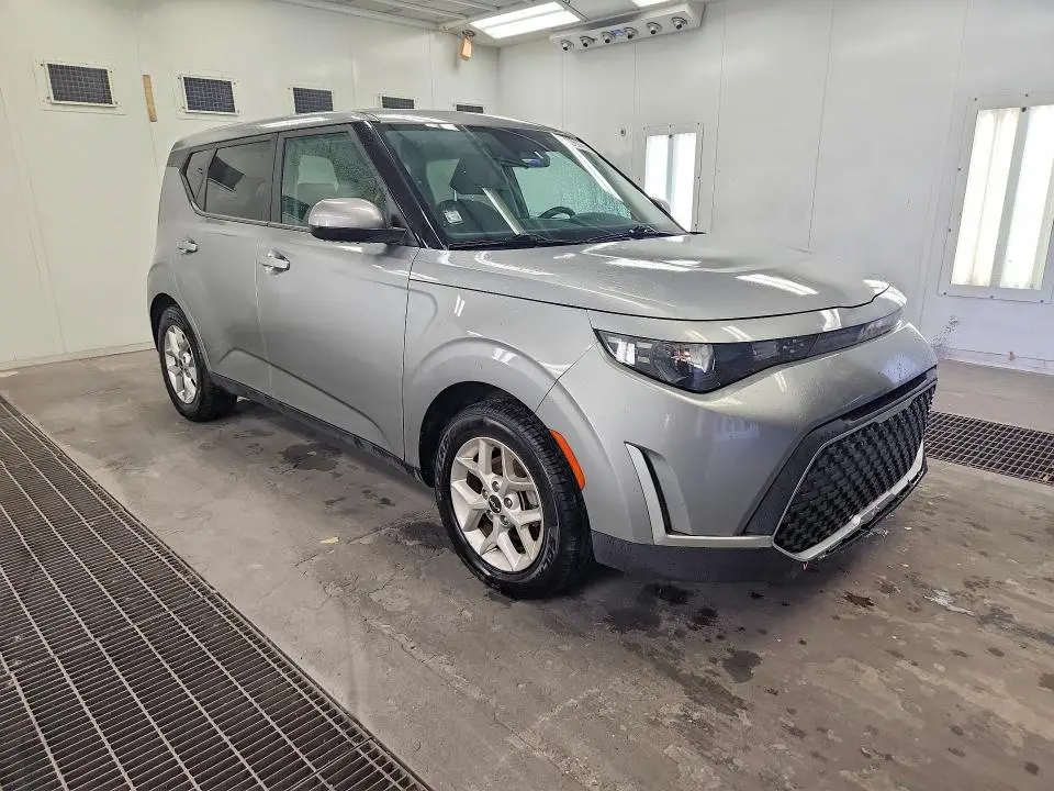 2023 KIA SOUL LX  