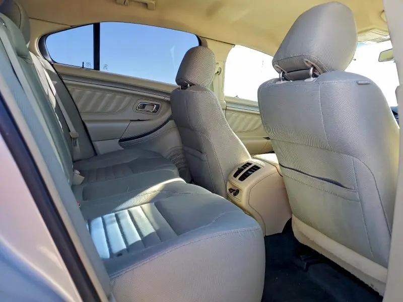 2013 FORD TAURUS SE  