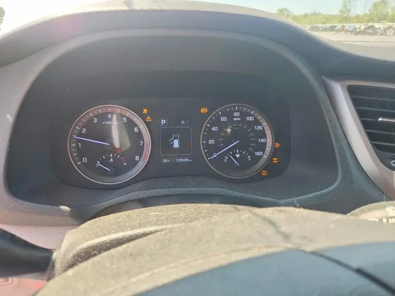 2017 HYUNDAI TUCSON SE  