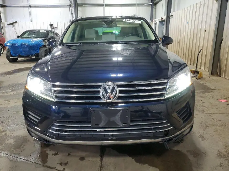 2017 VOLKSWAGEN TOUAREG EXECUTIVE  