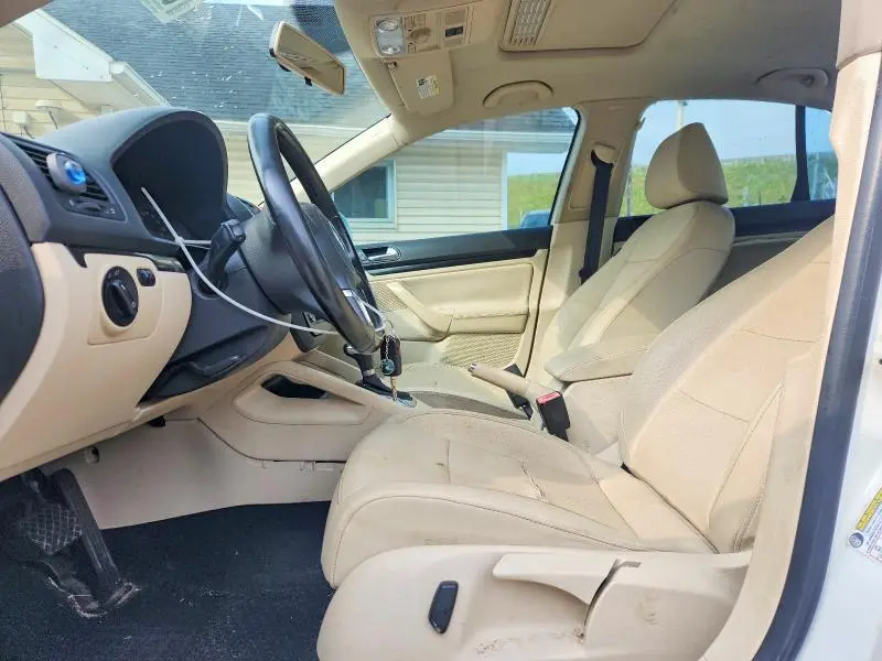 2010 VOLKSWAGEN JETTA SE  