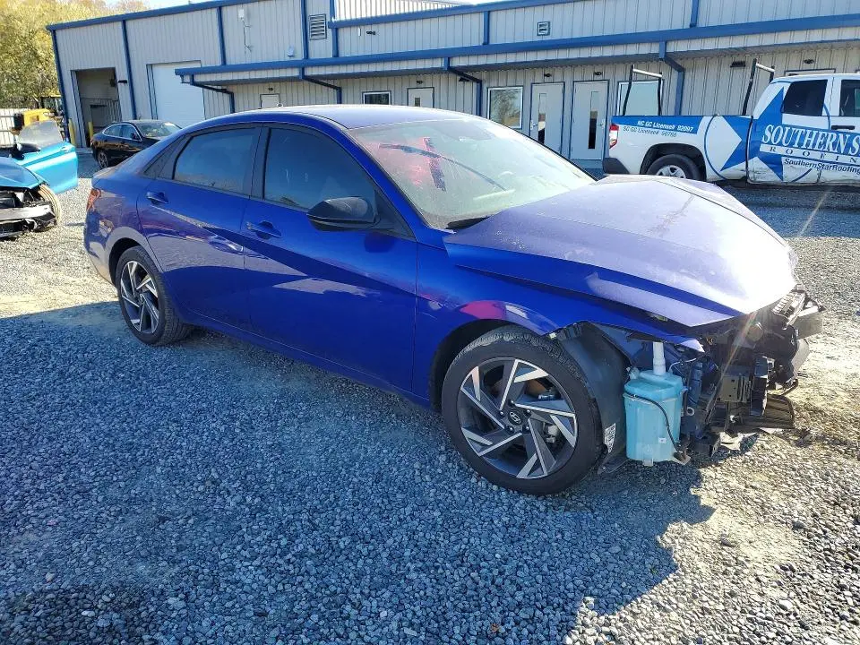 2025 HYUNDAI ELANTRA SEL SPORT  