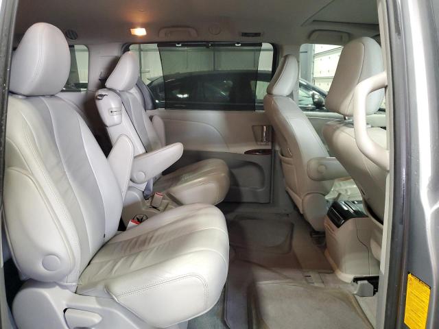 2011 TOYOTA SIENNA XLE