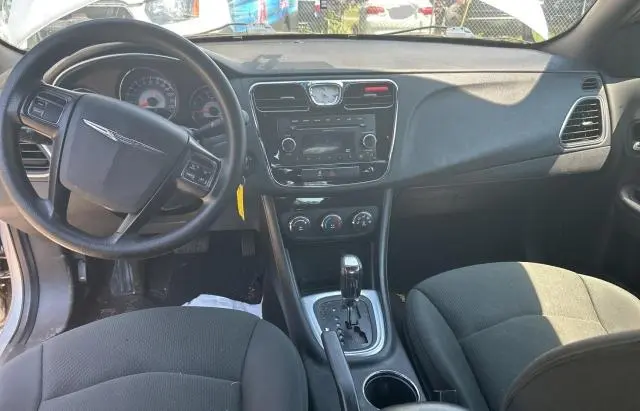 2011 CHRYSLER 200 LX  