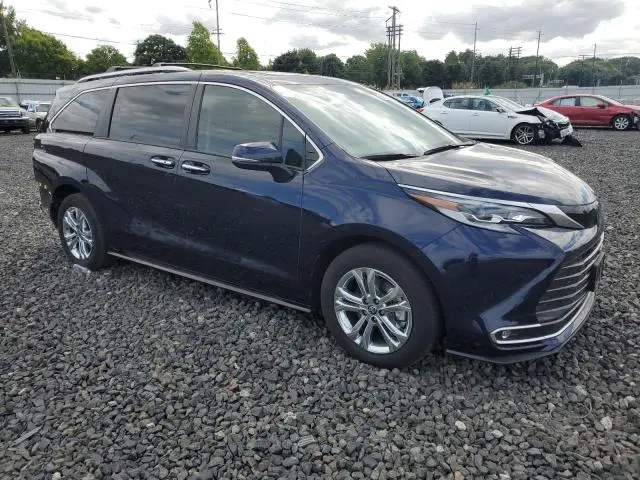 2023 TOYOTA SIENNA LIMITED  