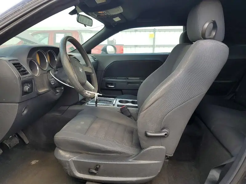 2010 DODGE CHALLENGER SE  
