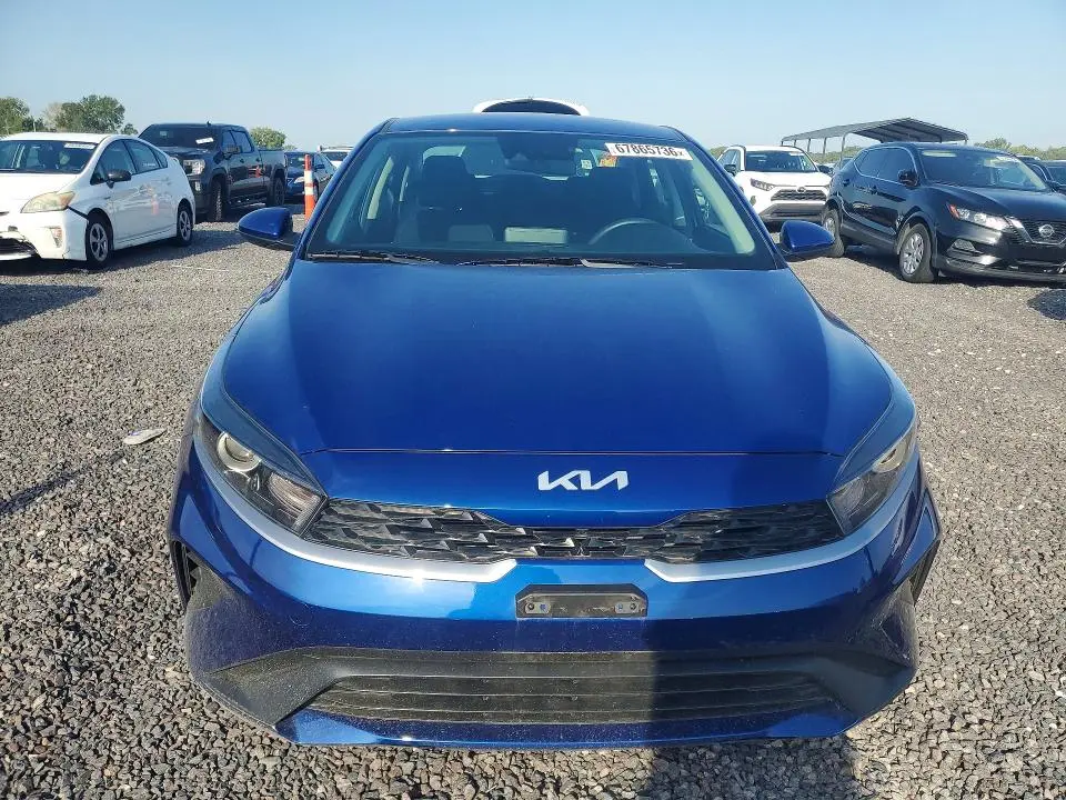2024 KIA FORTE LXS  