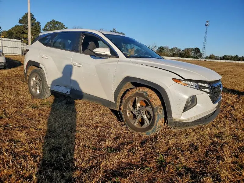 2022 HYUNDAI TUCSON SE  