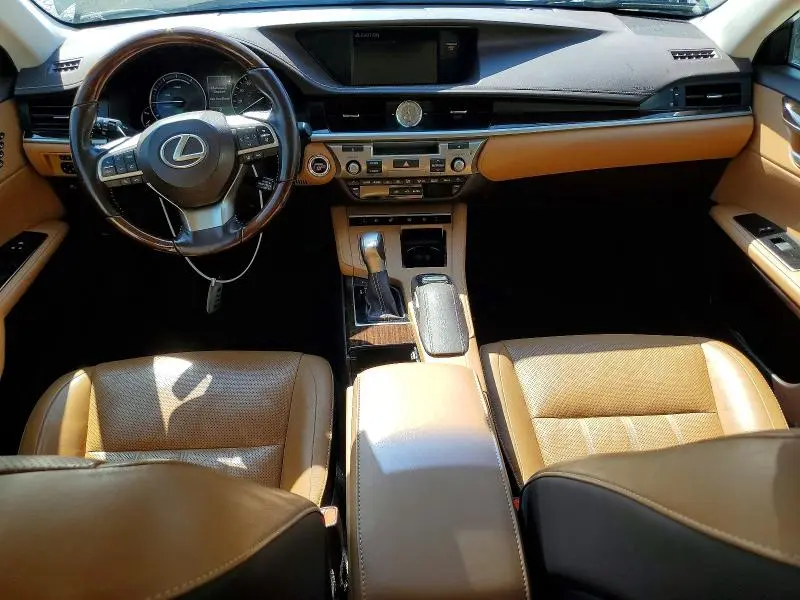 2016 LEXUS ES 300H  
