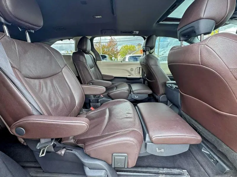 2022 TOYOTA SIENNA LIMITED  