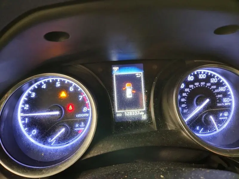 2018 TOYOTA CAMRY SE  