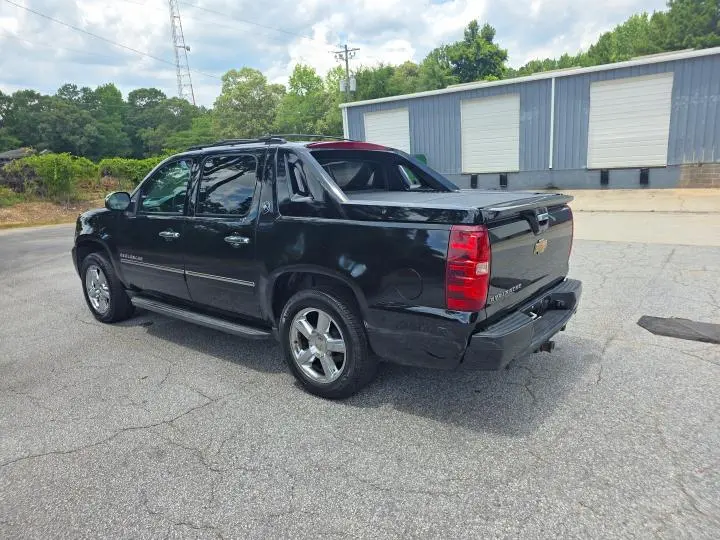 2013 CHEVROLET AVALANCHE LTZ  
