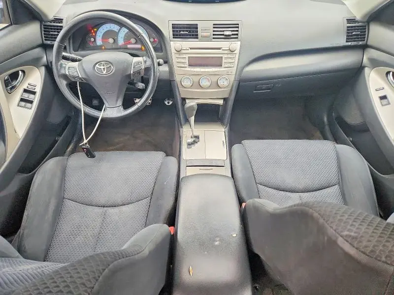 2011 TOYOTA CAMRY SE  