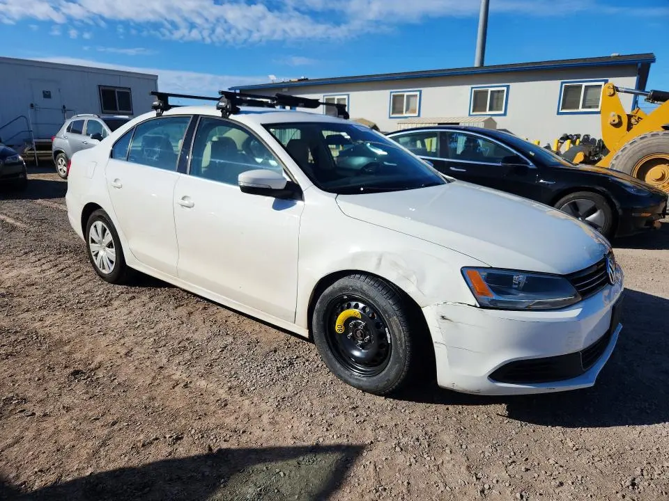 2013 VOLKSWAGEN JETTA SE  
