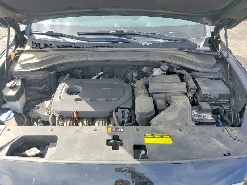 2019 HYUNDAI SANTA FE SE  