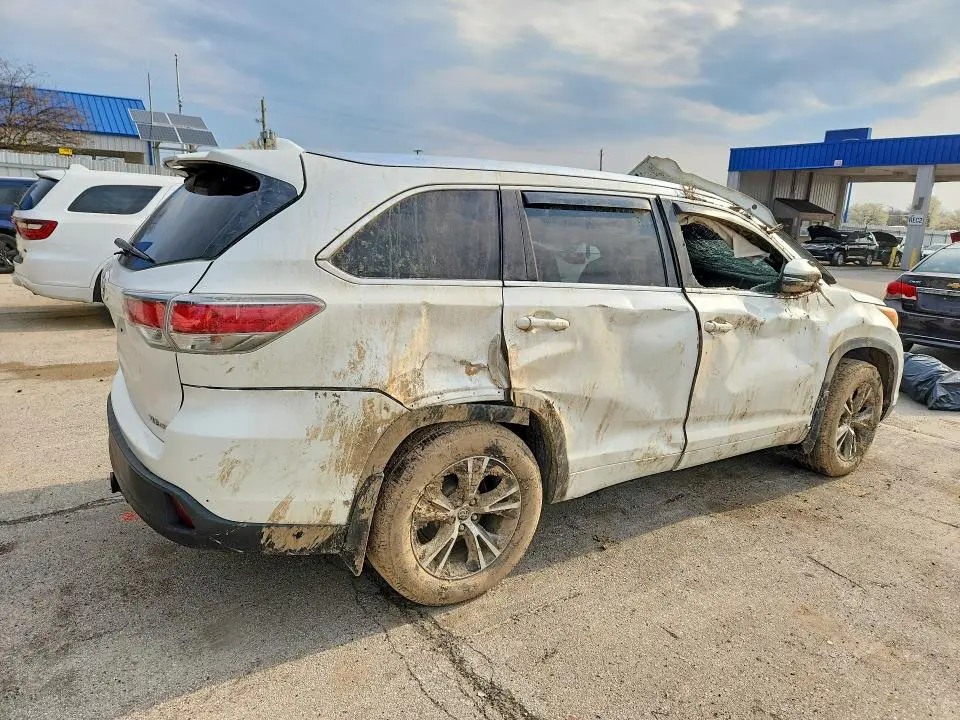 2016 TOYOTA HIGHLANDER XLE  