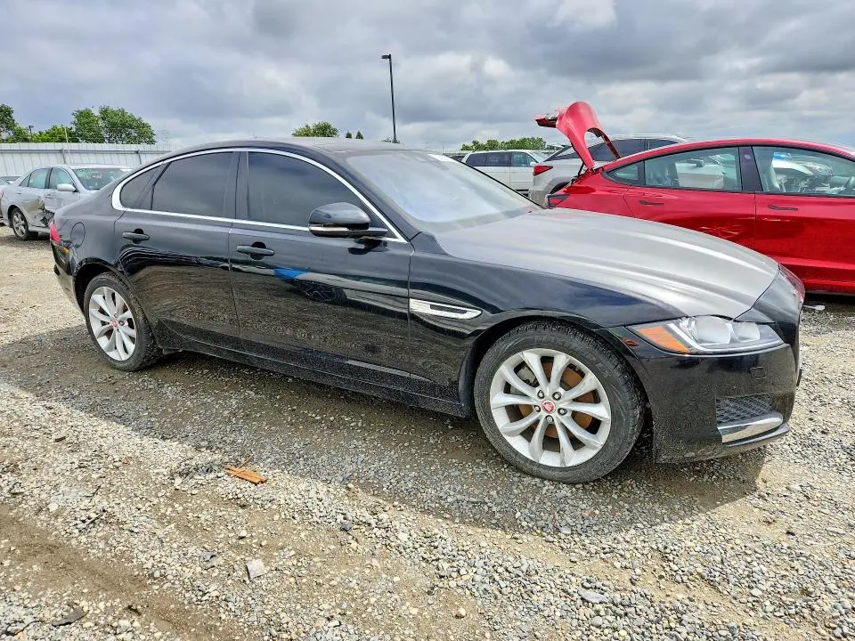 2017 JAGUAR XF PREMIUM  