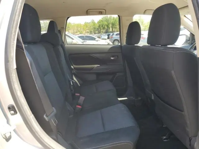 2018 MITSUBISHI OUTLANDER SE  