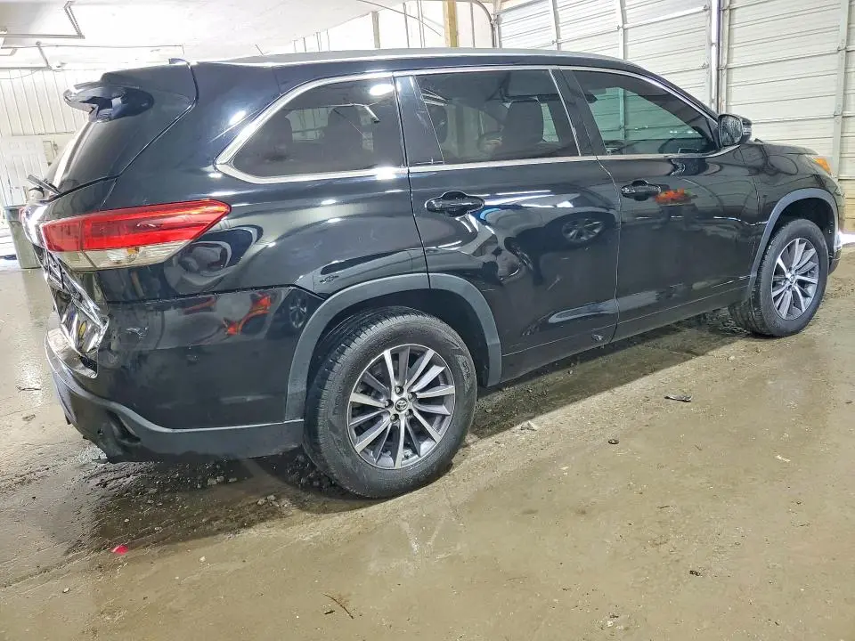 2018 TOYOTA HIGHLANDER XLE  