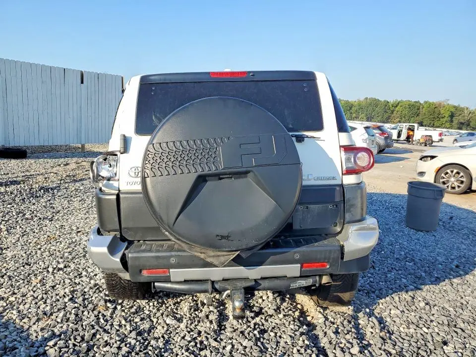 2013 TOYOTA FJ CRUISER BASE  