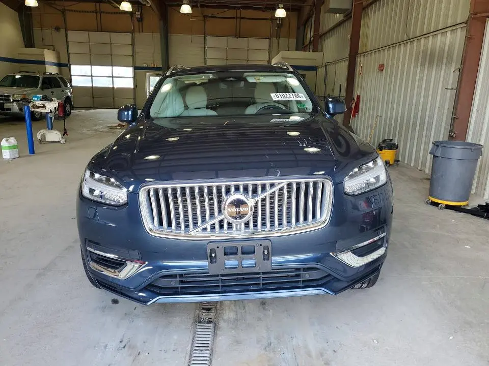 2025 VOLVO XC90 PLUS  