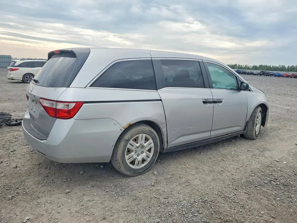 2011 HONDA ODYSSEY LX  